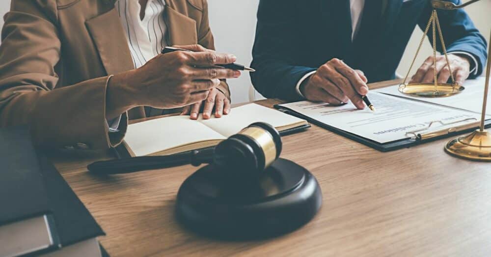 כיצד לבחור עורך דין מקצועי ואמין